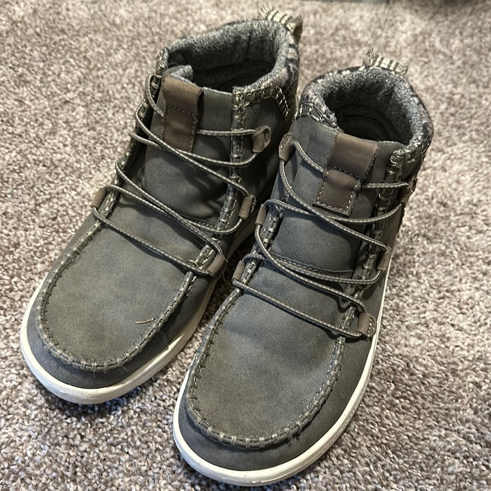 HeyDudes boots. Only worn a handful of times. Like new condition